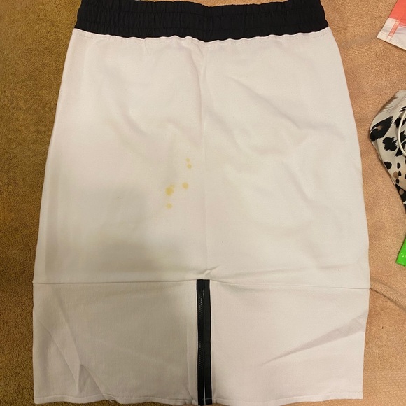 Nike Tech skirt - Picture 2 of 4